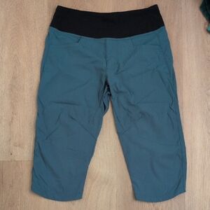 Outdoor Research Zendo Teal Pull-On Capris with Black Waistband